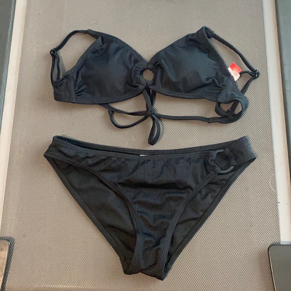 Small bikini top and medium bikini bottom